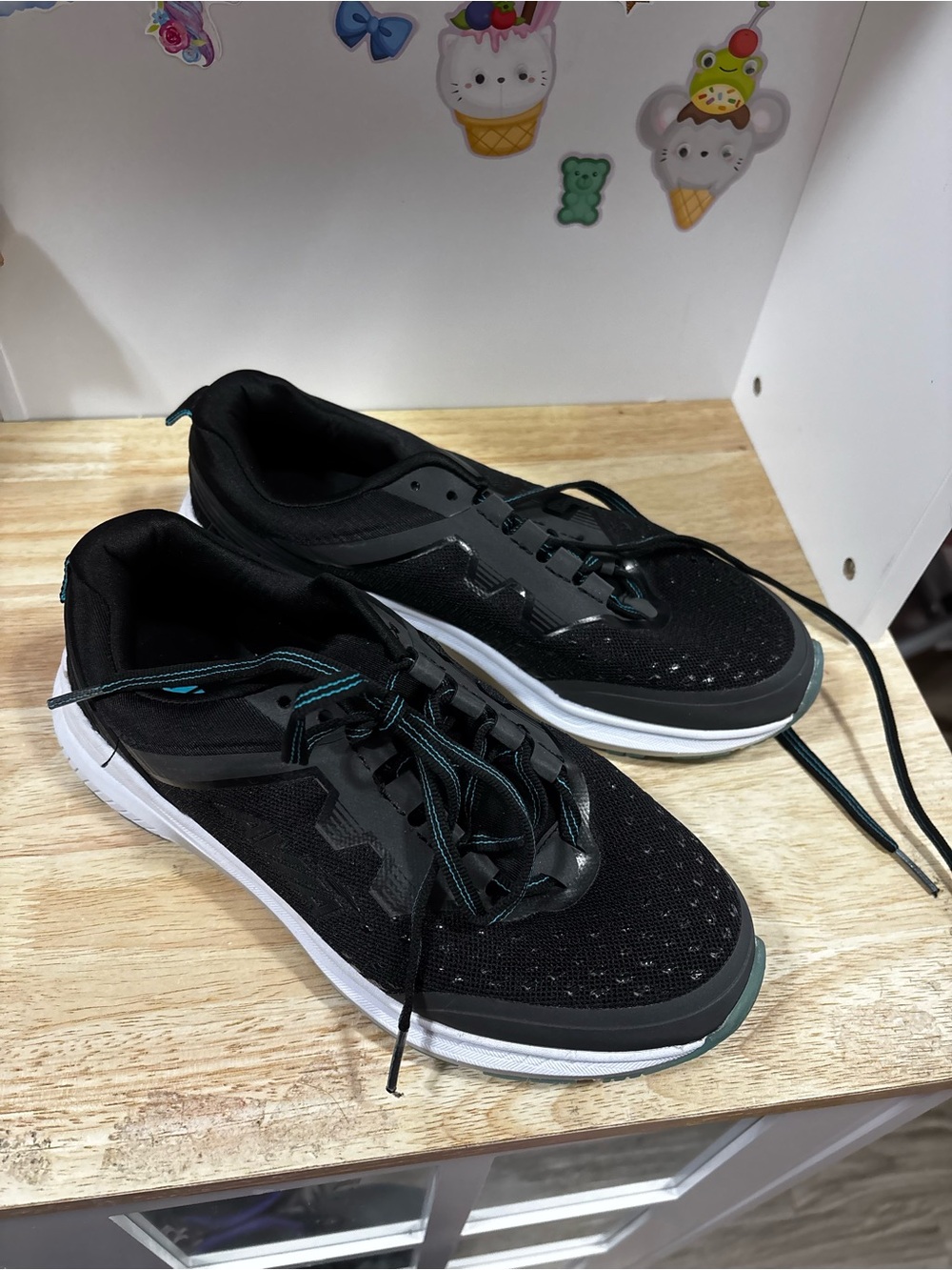Avia black/teal tennis shoes